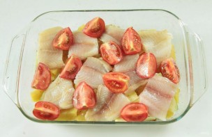 Vis gebakken met courgette en aardappelen in de oven - foto stap 4